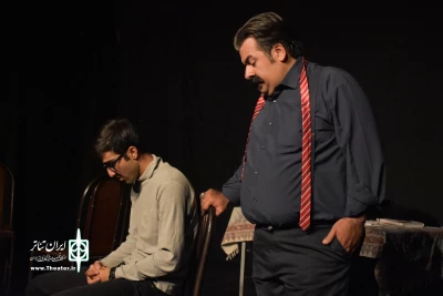نمایش : پرواز به تاریکی /
کارگردان : داریوش پورآرین / عکاس : زهره خانی