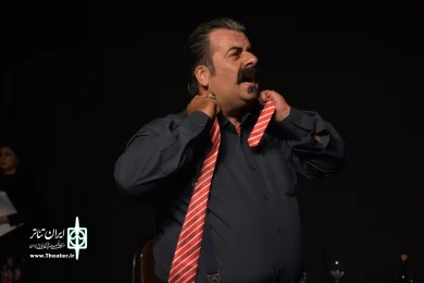 نمایش : پرواز به تاریکی /
کارگردان : داریوش پورآرین / عکاس : زهره خانی