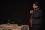 نمایش : پرواز به تاریکی /
کارگردان : داریوش پورآرین / عکاس : زهره خانی