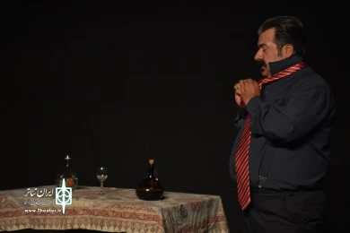 نمایش : پرواز به تاریکی /
کارگردان : داریوش پورآرین / عکاس : زهره خانی