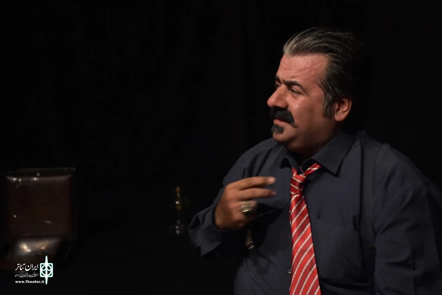 نمایش : پرواز به تاریکی /
کارگردان : داریوش پورآرین / عکاس : زهره خانی