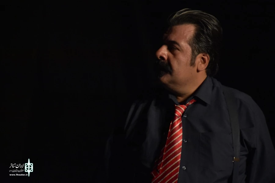 نمایش : پرواز به تاریکی /
کارگردان : داریوش پورآرین / عکاس : زهره خانی