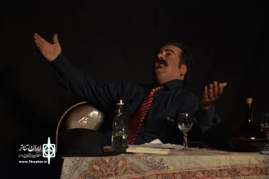 نمایش : پرواز به تاریکی /
کارگردان : داریوش پورآرین / عکاس : زهره خانی