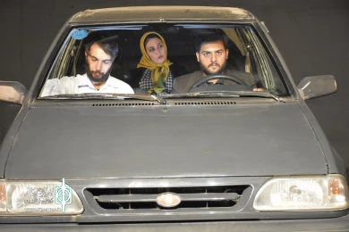 نمایش : راس ساعت پنج /
کارگردان : مهناز رودساز / عکاس : زهره خانی
