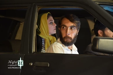 نمایش : راس ساعت پنج /
کارگردان : مهناز رودساز / عکاس : زهره خانی