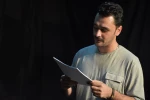 نمایش : حقایق درباره مهدی پسر غلام /
کارگردان : حسن محسنی / عکاس : زهره خانی