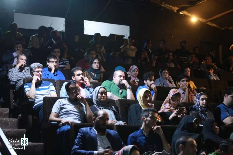 جلسه نقد و بررسی " بمانی رفتی ، بمانی رفته ای " در خانه نمایش قم برگزارشد 4