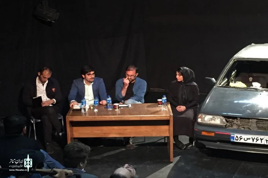 جلسه نقد و بررسی نمایش " راس ساعت پنج " در قم برگزار شد 4