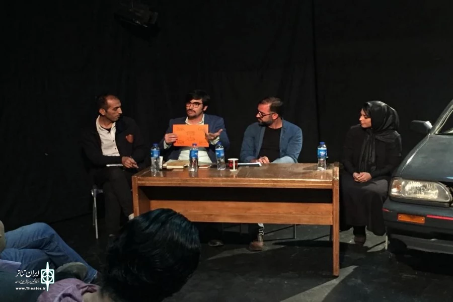 جلسه نقد و بررسی نمایش " راس ساعت پنج " در قم برگزار شد 7