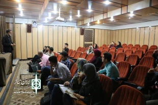 اولین جلسه ورکشاپ نشانه شناسی در تئاتر در قم برگزار شد 4