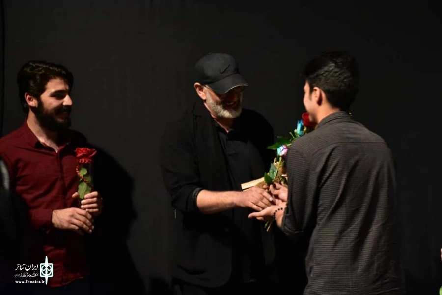 از آرزوی تحقق شعار فردای روشن در تئاتر قم تا گلباران شدن سید محمدجواد طاهری 10