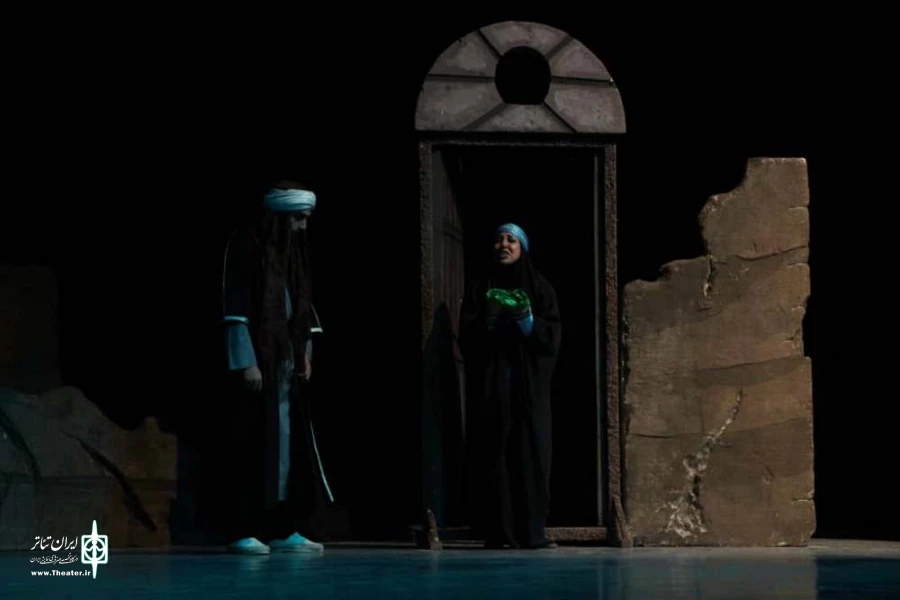 نمایش " خواهر عشق " / کارگردان : سیدمحمدجواد طاهری / اجرای عمومی / آذر 98 / تالار مرکزی قم