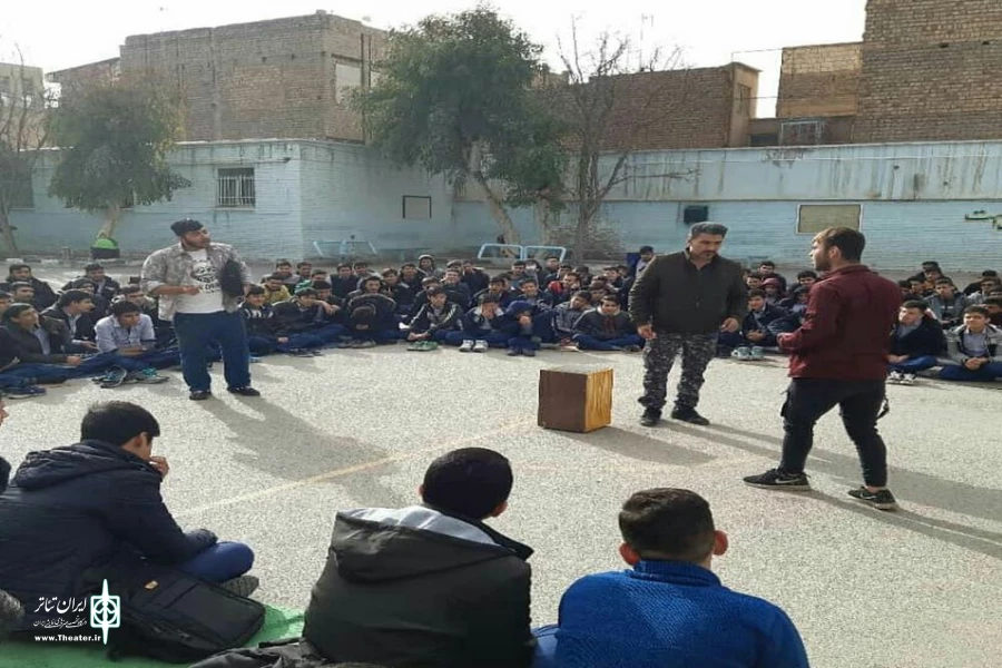 نمایش خیابانی " سامسونت " در قم به اجرا درآمد 4