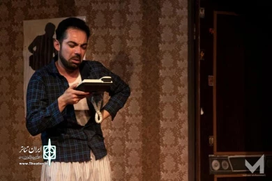 نمایش " همه چیز درمورد آقای ف " / کارگردان : سید محمد جواد طاهری / 17 الی 27 تیرماه 99 / خانه نمایش قم