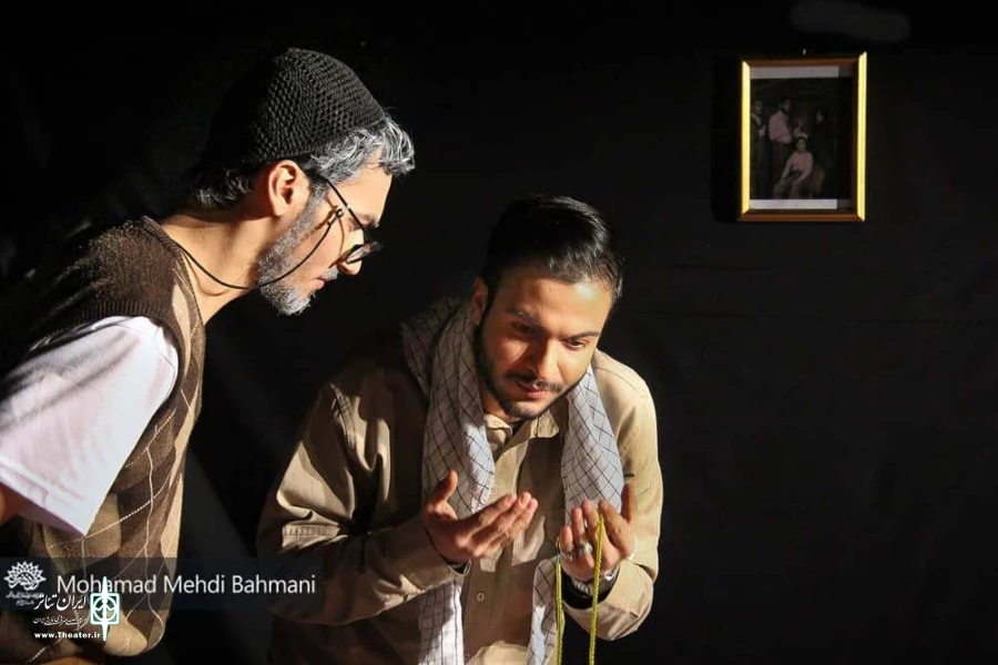 نشست آموزشی نمایش " مثل سوسوی فانوس آویخته " در پلاتوی سوره قم برگزار شد. 2