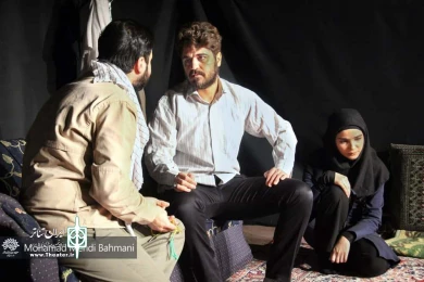 نمایش " مثل سوسوی فانوس آویخته " / کارگردان : مصطفی مقیمی / دیماه 99 / پلاتو سوره / باشگاه تئاتر تجربه