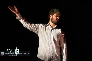 نمایش " مثل سوسوی فانوس آویخته " / کارگردان : مصطفی مقیمی / دیماه 99 / پلاتو سوره / باشگاه تئاتر تجربه
