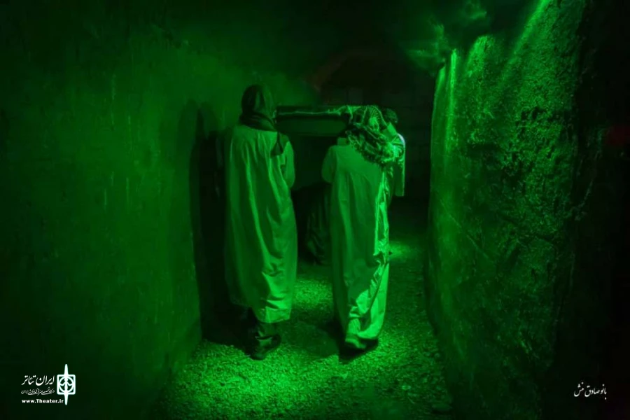 نمایش مذهبی " کوچه های مادری " در شهرک پردیسان قم به اجرا درآمد. 2