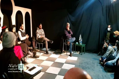 با حضور هنرجویان باشگاه تئاتر تجربه

نشست آموزشی نمایش «خانه عروسک» در پلاتو سوره قم برگزار شد