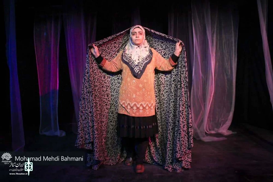 نشست آموزشی نمایش " کسوف " توسط انجمن هنرهای نمایشی استان قم برگزار شد. 2