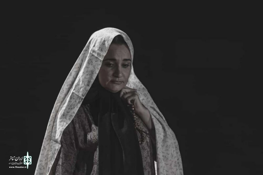 نمایش " اعترافاتی درباره زنان" / کارگردان : سید محمدجواد طاهری / اجرای عمومی/اسفند1399/خانه نمایش قم
