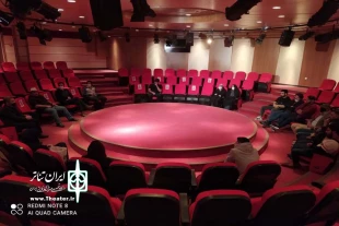 اولین نشست هم اندیشی دفتر کانون تئاتر خیابانی انجمن هنرهای نمایشی استان قم برگزار شد. 5