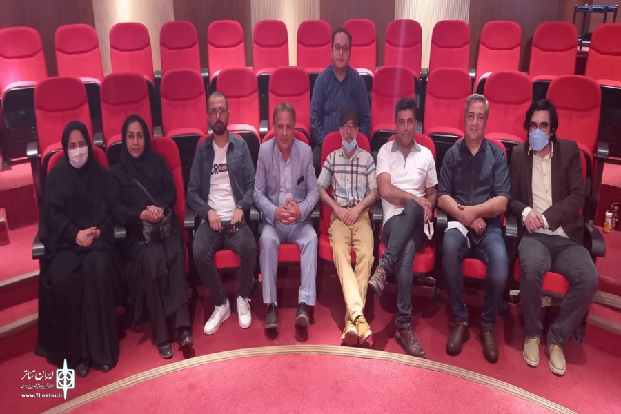 اولین نشست مجمع نمایندگان گروههای نمایشی ثبت شده استان قم برگزار شد. 7
