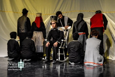 نمایش " شاعرانگی یک شازده شوربخت " / کارگردان : محمدرضا شاهمردی / اجرای عمومی / تیرماه 1400/خانه نمایش قم