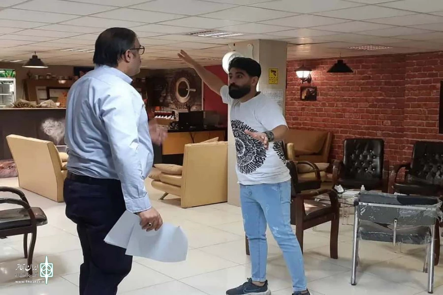 آموزش و نقد لازمه ی پیشرفت است 4