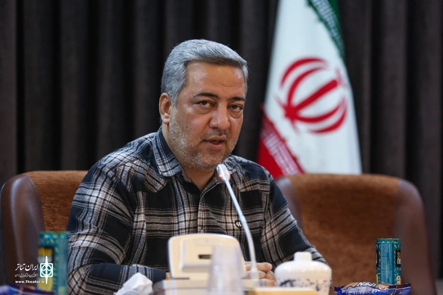 پوستر بیست و دومین جشنواره استانی تئاتر قم رونمایی شد. 6