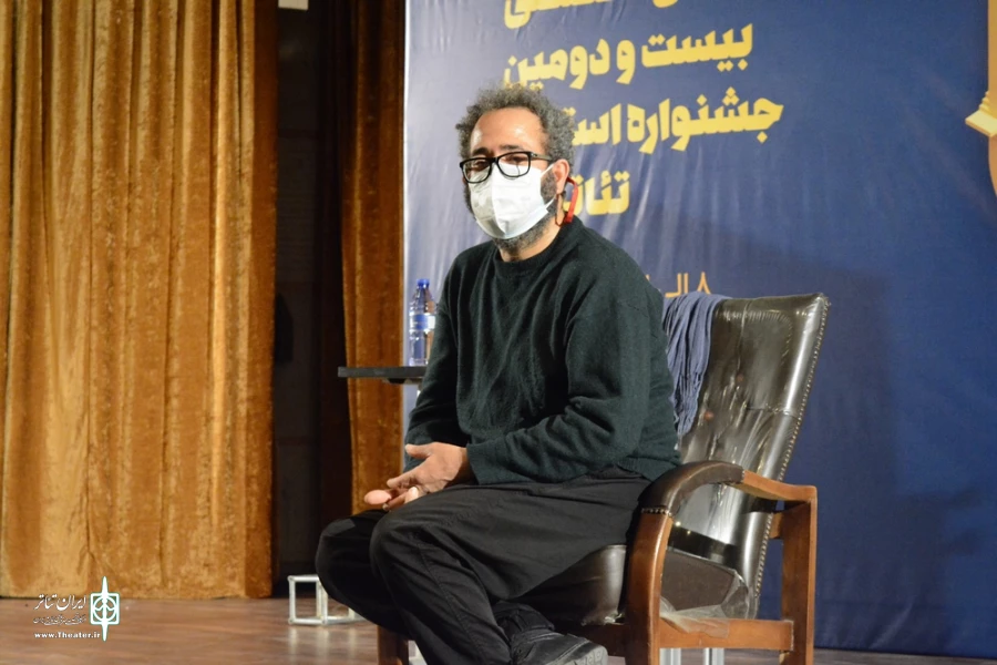 ورکشاپ کارگردانی حمید پورآذری در حاشیه برگزاری بیست و دومین جشنواره استانی تئاتر قم / 5 آذر 1400 / تالار فرهنگ و هنر شهر قم