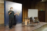 ورکشاپ کارگردانی حمید پورآذری در حاشیه برگزاری بیست و دومین جشنواره استانی تئاتر قم / 5 آذر 1400 / تالار فرهنگ و هنر شهر قم