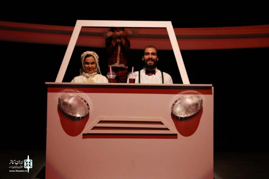 " من هزار و یک شب زنده ام " ، " مثل سوسوی فانوس آویخته " و زبان تمشک های وحشی " روی صحنه ی تئاتر قم 2
