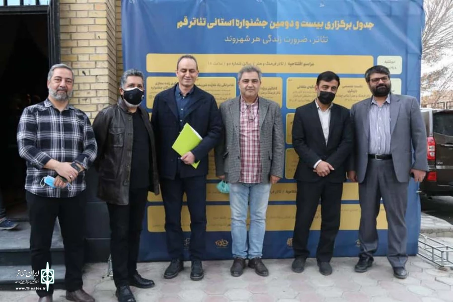 " من هزار و یک شب زنده ام " ، " مثل سوسوی فانوس آویخته " و زبان تمشک های وحشی " روی صحنه ی تئاتر قم 2