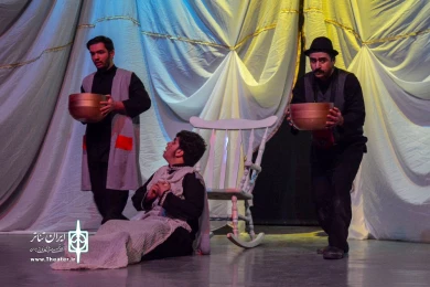 نمایش " شاعرانگی یک شازده شوربخت " / کارگردان : محمدرضا شاهمردی / بیست و دومین جشنواره استانی تئاتر قم / آذر1400 / تالار فرهنگ و هنر