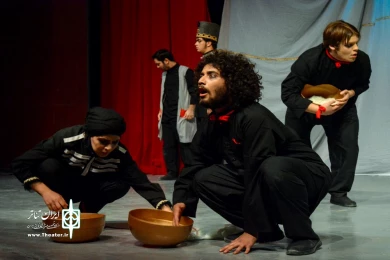 نمایش " شاعرانگی یک شازده شوربخت " / کارگردان : محمدرضا شاهمردی / بیست و دومین جشنواره استانی تئاتر قم / آذر1400 / تالار فرهنگ و هنر
