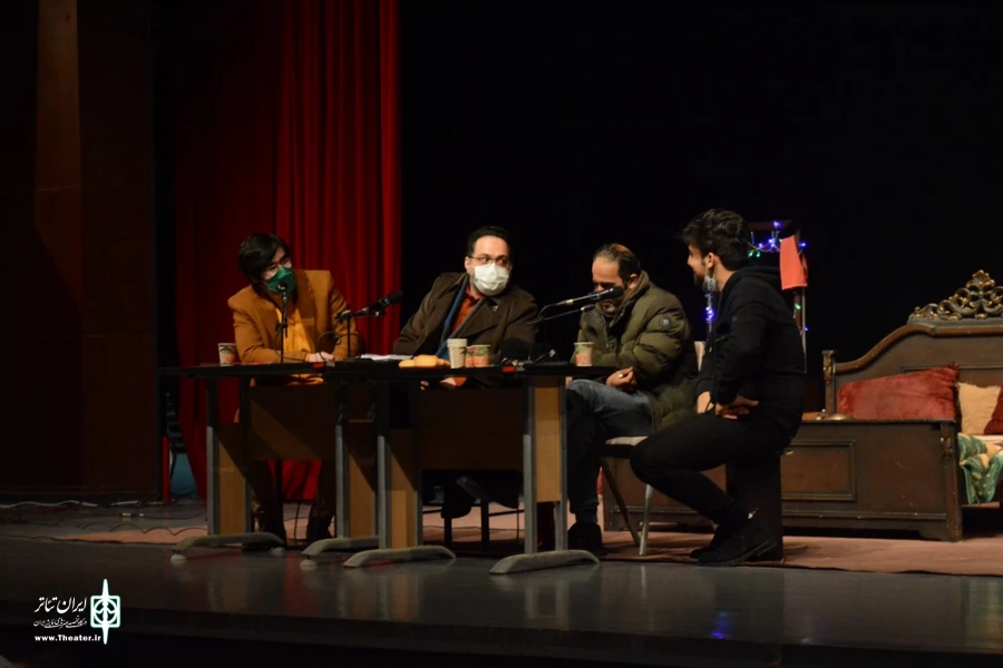 جلسه نقد و بررسی نمایش " بی همه چیز " /کارگردان : محمد کدخدازاده / 28 دیماه 1400 / تالار فرهنگ و هنر شهر قم