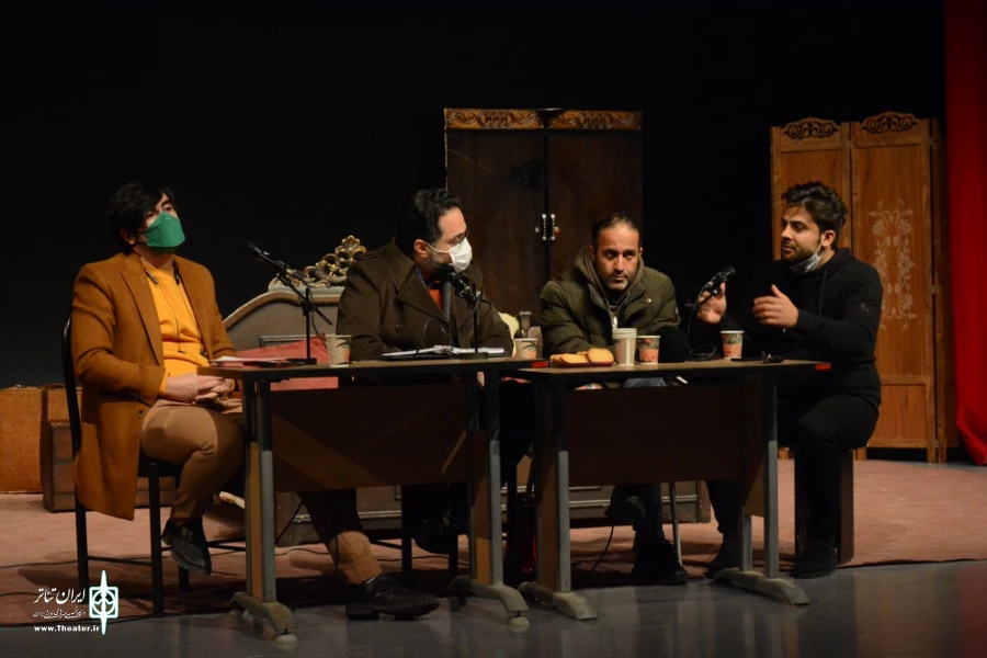 جلسه نقد و بررسی نمایش " بی همه چیز " /کارگردان : محمد کدخدازاده / 28 دیماه 1400 / تالار فرهنگ و هنر شهر قم