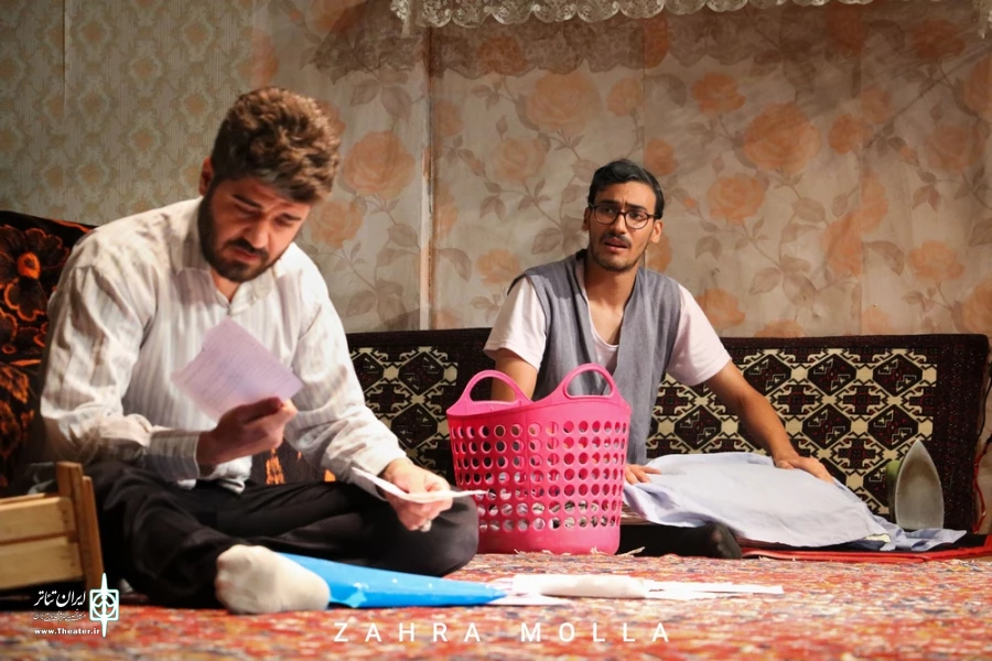 نمایش "مثل سوسوی فانوس آویخته" در قم به روی صحنه رفت 3