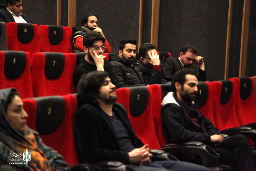 نشست صمیمانه مدیر کل فرهنگ و ارشاد اسلامی استان قم با هنرمندان نمایش برگزار شد 5