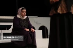 نمایش «مجلس اضافات یک تیغ» به روی صحنه رفت. 10