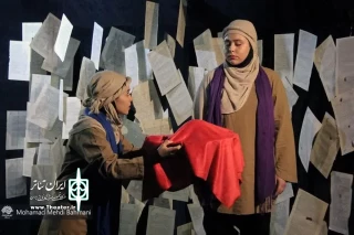 هم زمان با دهه سوم ماه صفر

«در سایه سار سوگ سکوت» در قم به روی صحنه رفت