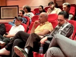 نشست هم اندیشی هنرمندان تئاتر قم برگزار شد 7